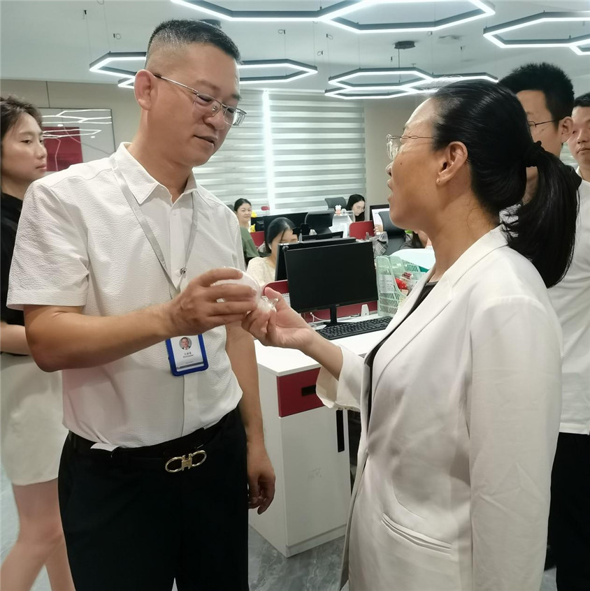 区领导莅临指导，，，，，，，合作助力自贸港